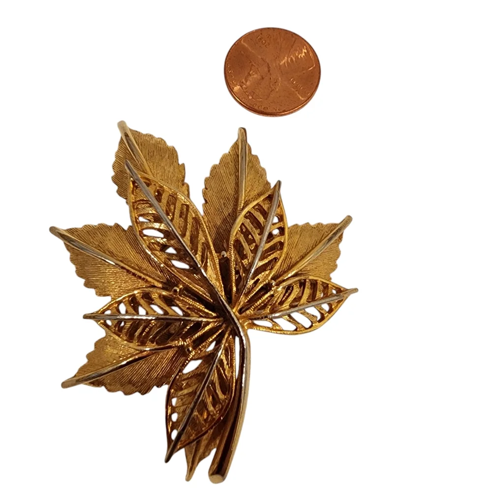 1950s vintage brooch pin leaf brooch gold tone unsigned 1950s fifties 50s